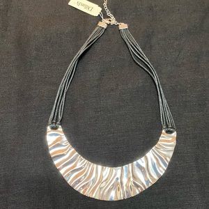 Silver tone Necklace Choker